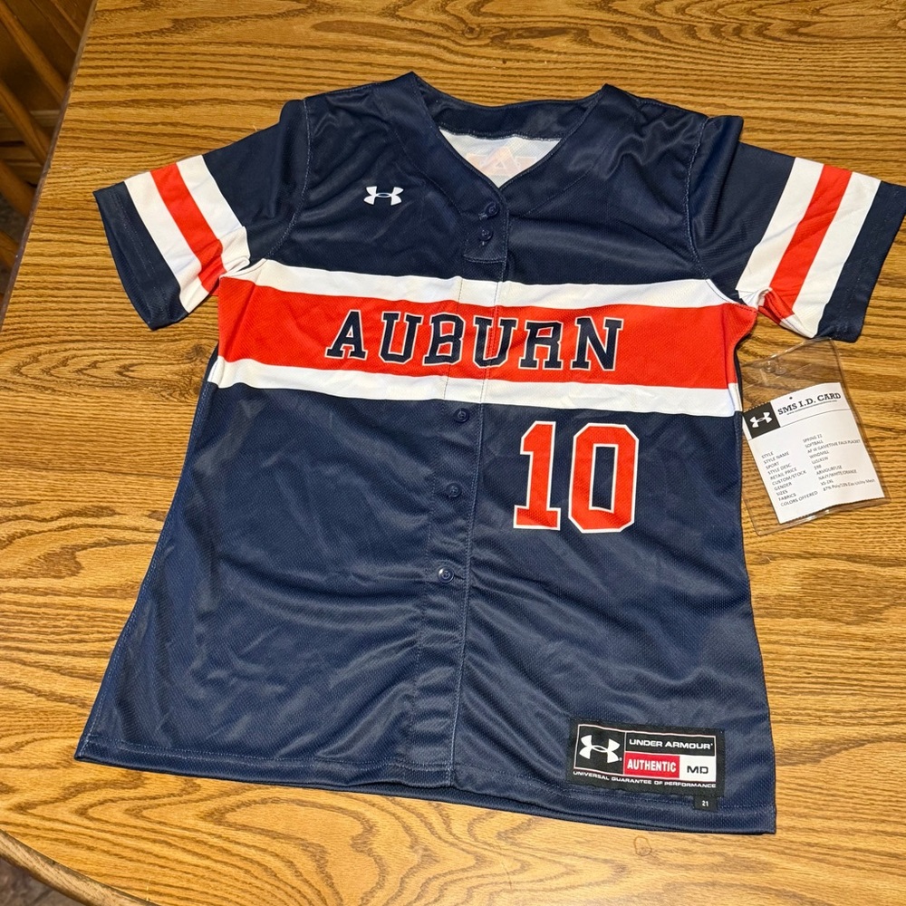 University of Auburn Under Armour medium women’s sample jersey